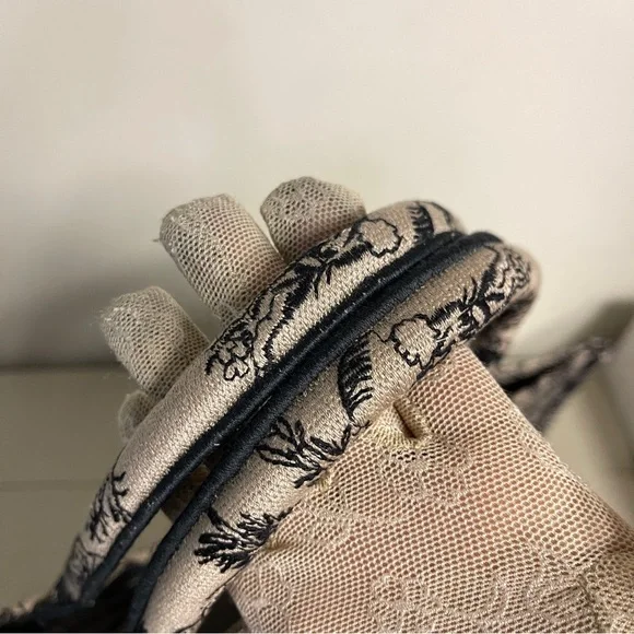 139 Pre Owned Auth CHN DIOR 3D Embroidered Dioriviera Tote Bag Blue 50.MA.0262 - Picture 7 of 9